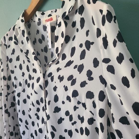 Mazik Button Down Blouse Black White Animal Print Size Medium - Picture 2 of 7